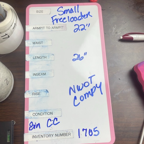 NWOT Freeloader Maroon Pullover Drawstring Waist Crew Neck Lightweight Sweater - Picture 9 of 9